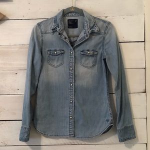 American Eagle Pearl Snap Denim Shirt